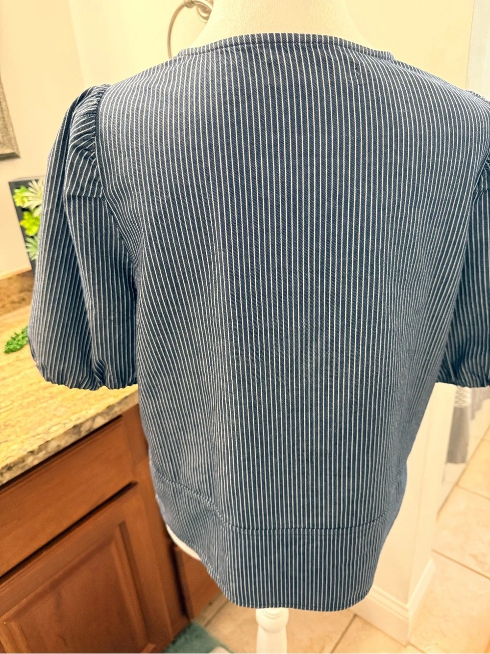 NWT! LOFT Women’s Navy Striped Tie-Front Short Sleeve Top. Medium petite